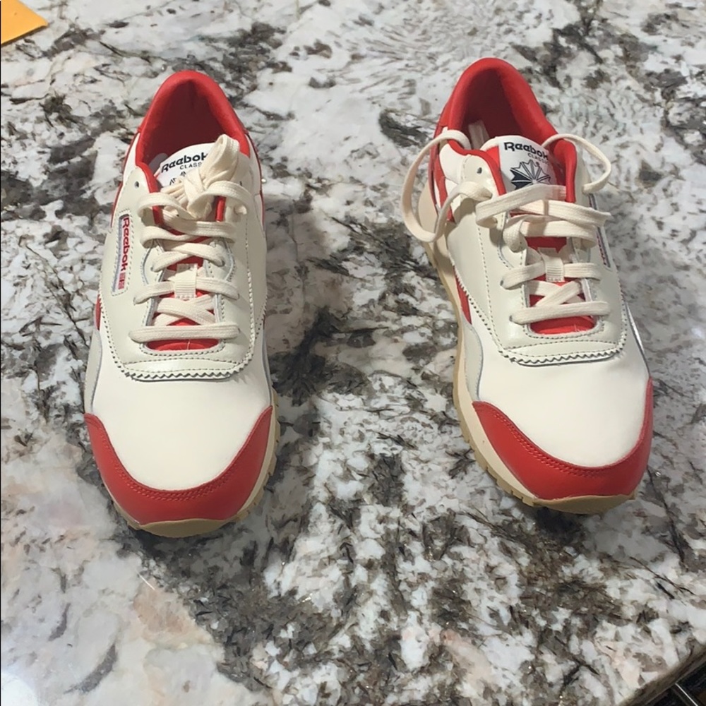 Reebok classics - Picture 2 of 2